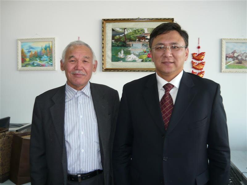 Senior lecturer Nursaidov M. and graduater of Chinese department Narisov S.
